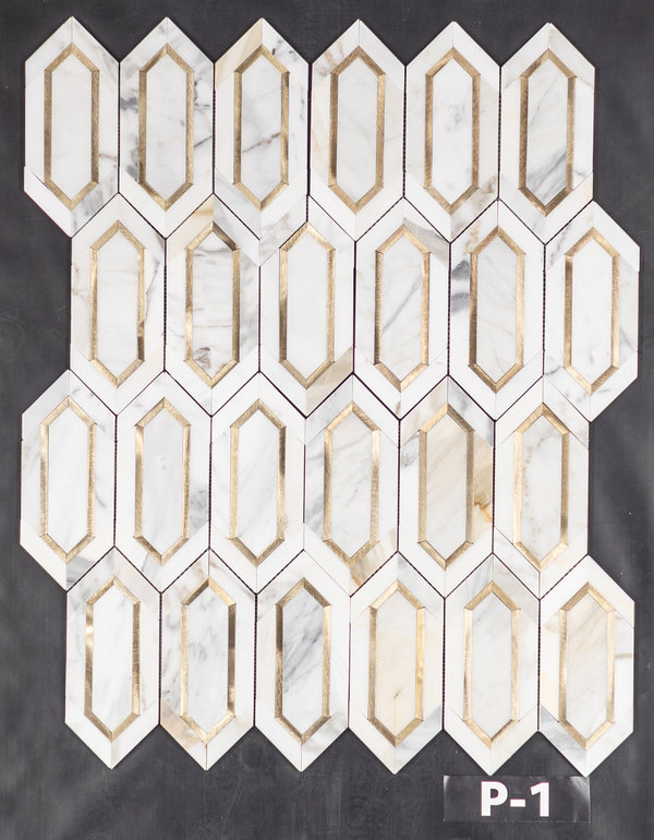 Calacatta Gold con mosaico de piquete de aluminio dorado pulido