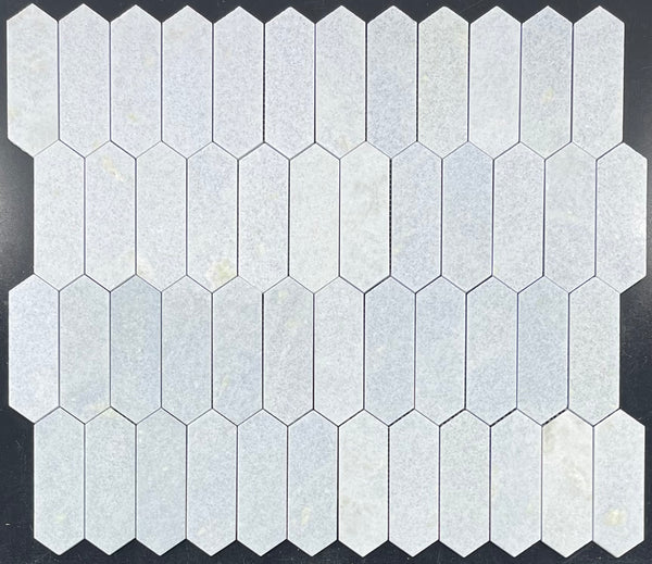 Mosaico de piquete azul celeste de 2" x 6" pulido