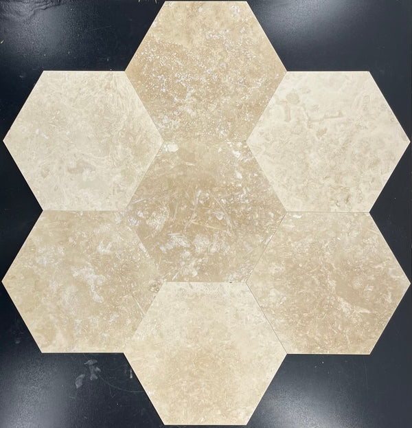 Travertino marfil claro de corte transversal, hexágono de 10,5" pulido y relleno