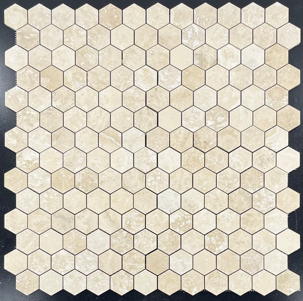 Mosaico hexagonal de travertino marfil claro de corte cruzado, pulido y relleno de 2"