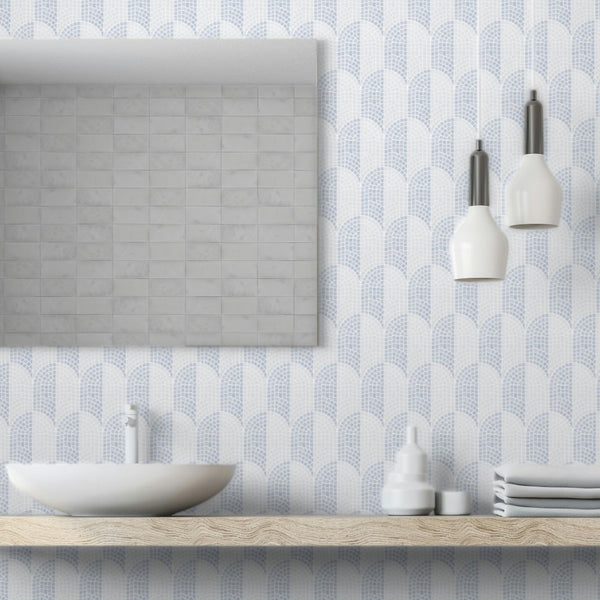 Mosaico azul celeste y blanco Thassos Dual Curvosa pulido