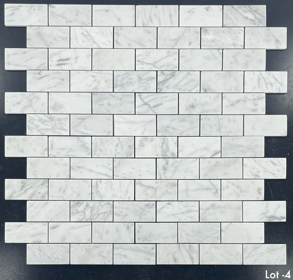 **STOCK LIMITADO** Bianco Carrara 2" x 4" Mosaico de ladrillo pulido