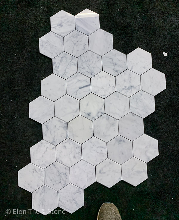 Mosaico hexagonal Bianco Carrara de 5" pulido