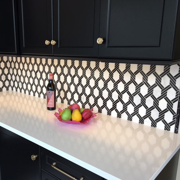 **STOCK LIMITADO** Captiva blanco perla con mosaico negro pulido