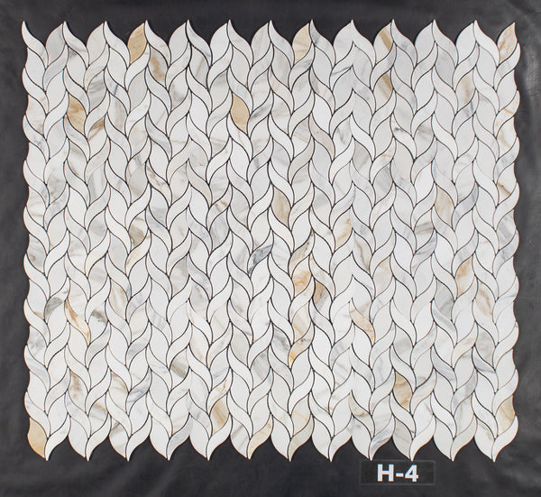 Mosaico de pétalos de oro Calacatta pulido