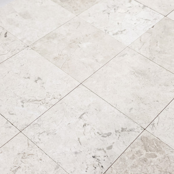 Vanilla Royale 4" x 4" Honed