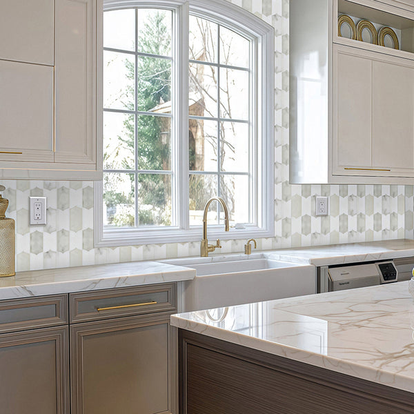 Calacatta Gold & White Thassos Regalia Mosaic Honed