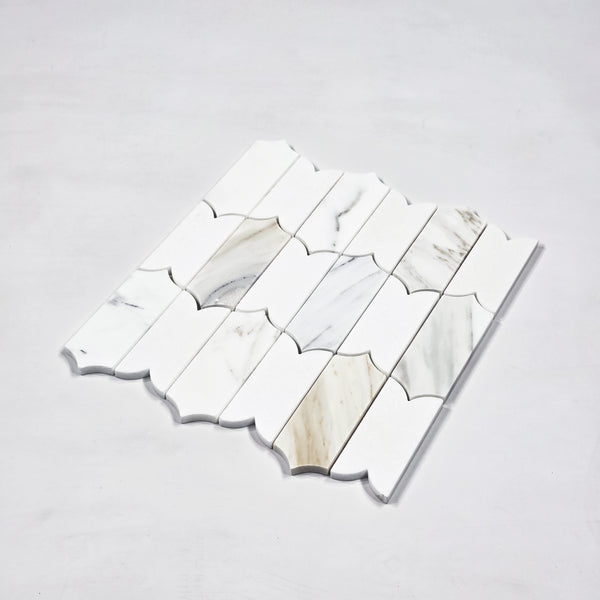 Mosaico Calacatta dorado y blanco Thassos Regalia pulido