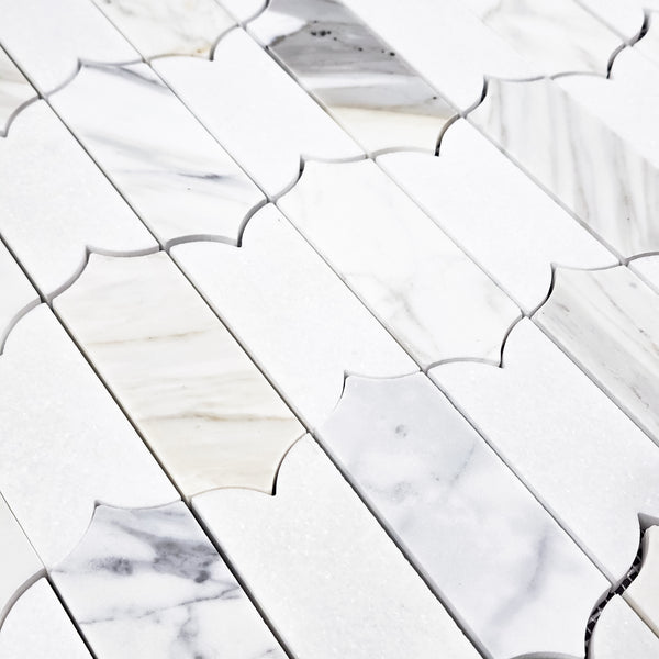 Mosaico Calacatta dorado y blanco Thassos Regalia pulido