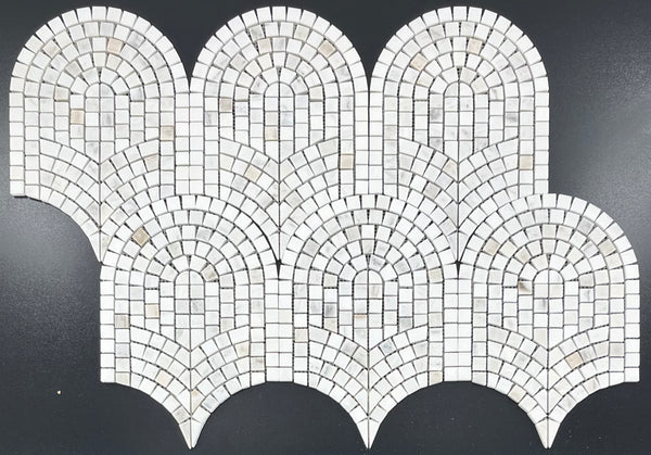 Mosaico Bianco Oro y Blanco Thassos Curvosa pulido