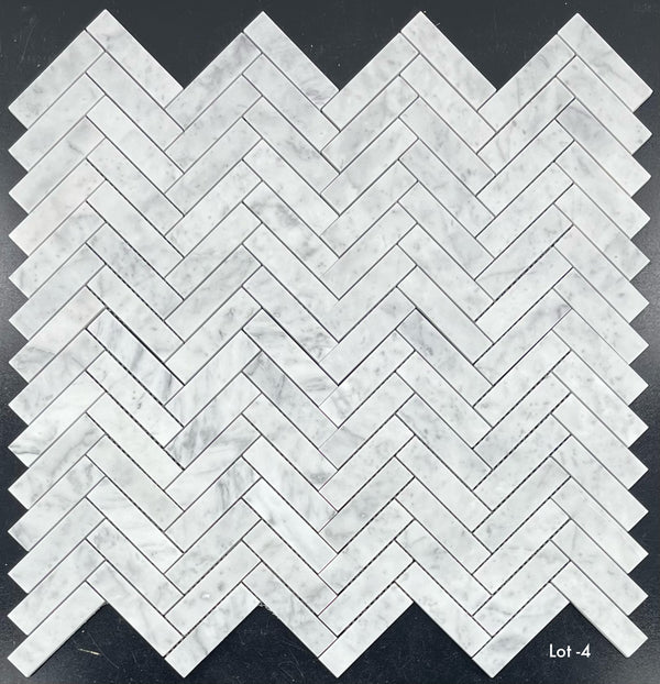 Bianco Carrara Mosaico en espiga de 1" x 4" pulido