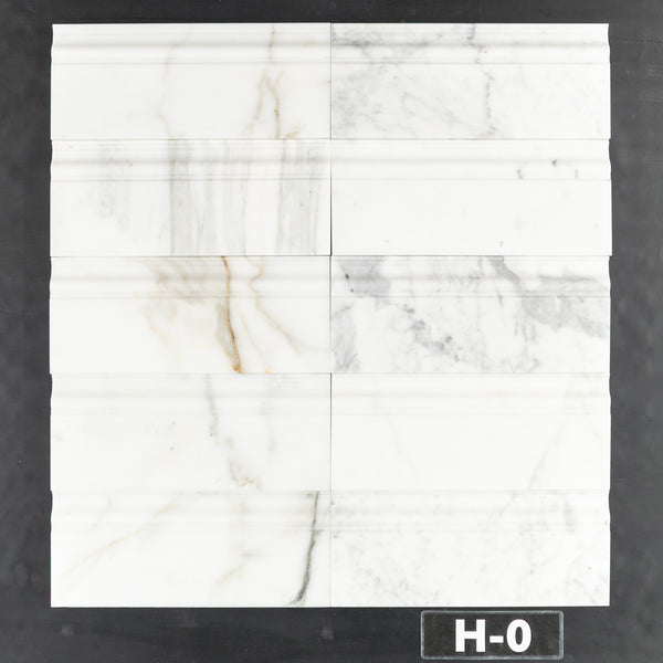 Moldura con base de oro Calacatta perfeccionada