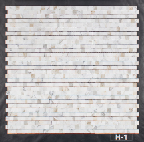 Calacatta Gold 1 1/4" Mosaico de junta rota aleatoria pulido