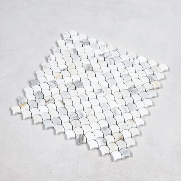 Calacatta Fan Mosaic Honed