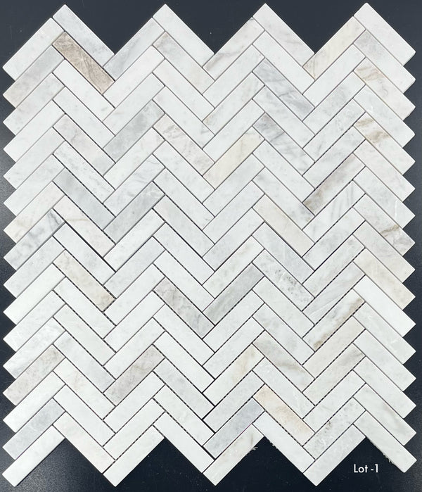 Bianco Oro Mosaico en espiga de 1" x 4" pulido