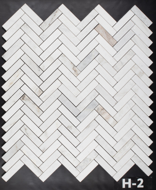 Bianco Oro Mosaico en espiga de 1" x 4" pulido