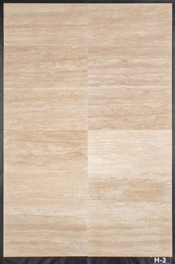 Travertino marfil claro con corte de vena, 12" x 24", pulido y relleno