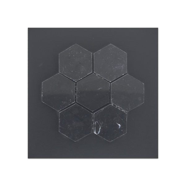 S98P - Tarjeta de muestra pulida con mosaico hexagonal negro de 2"