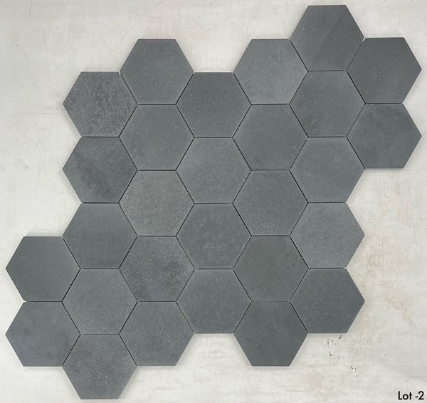 Mosaico hexagonal de basalto gris de 5" pulido